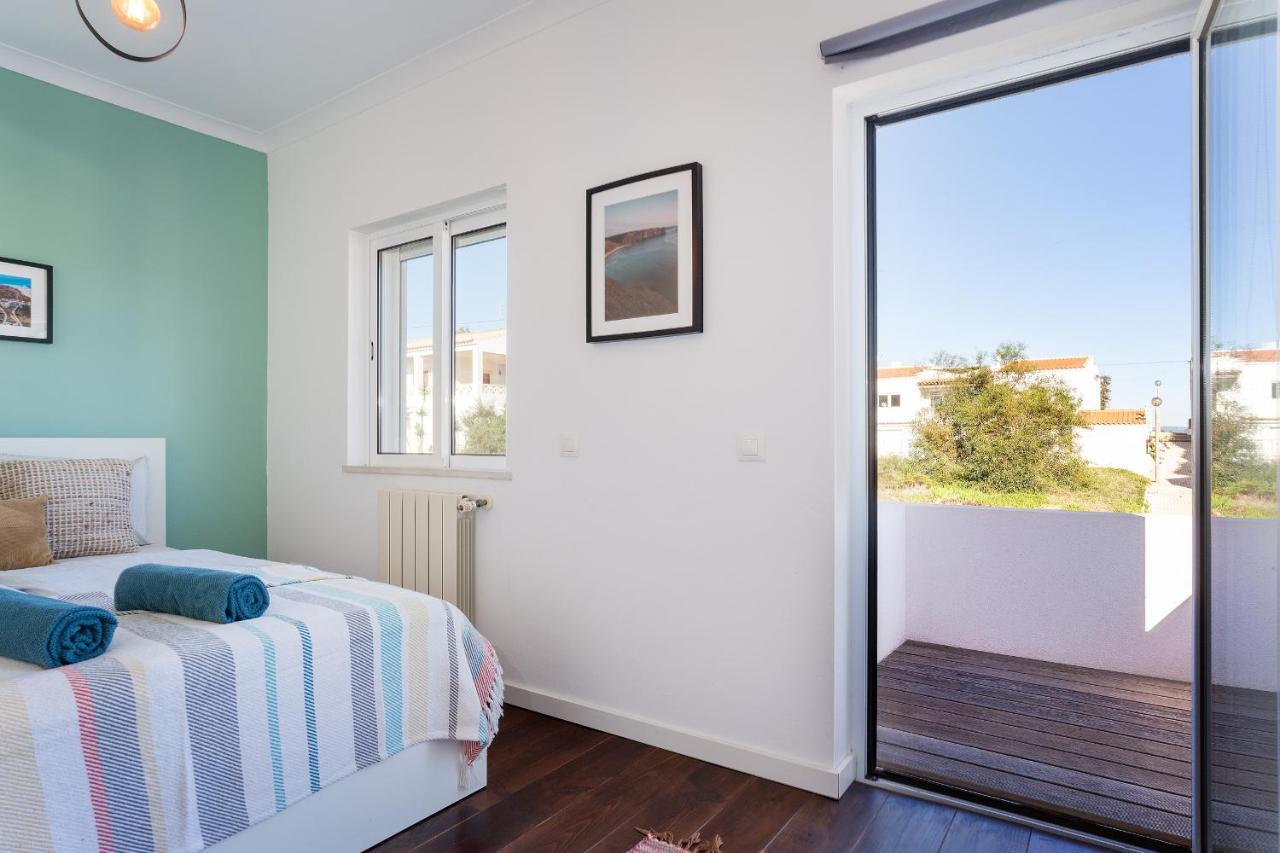 Beach House Clerigo - 2 Unique Apartments Алжезур Екстериор снимка