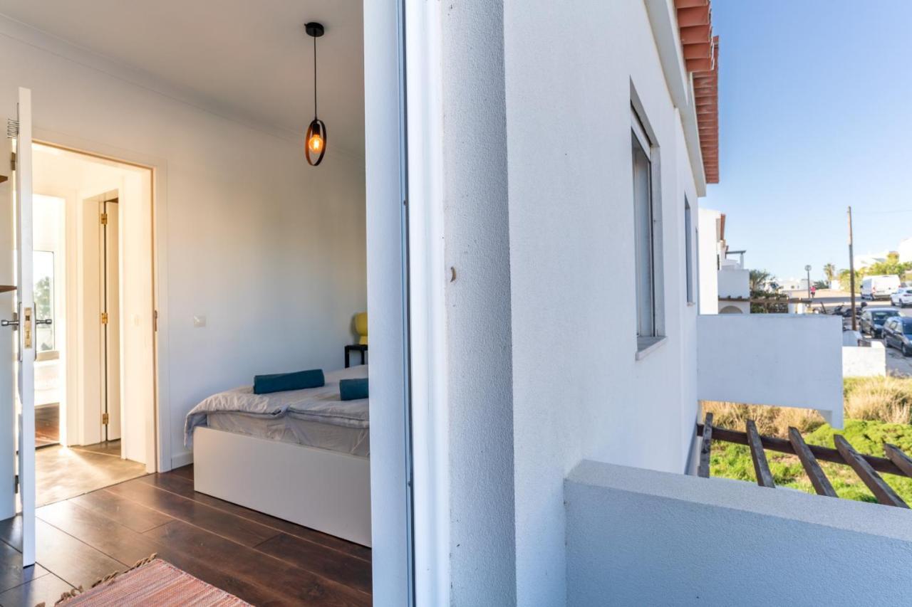 Beach House Clerigo - 2 Unique Apartments Алжезур Екстериор снимка