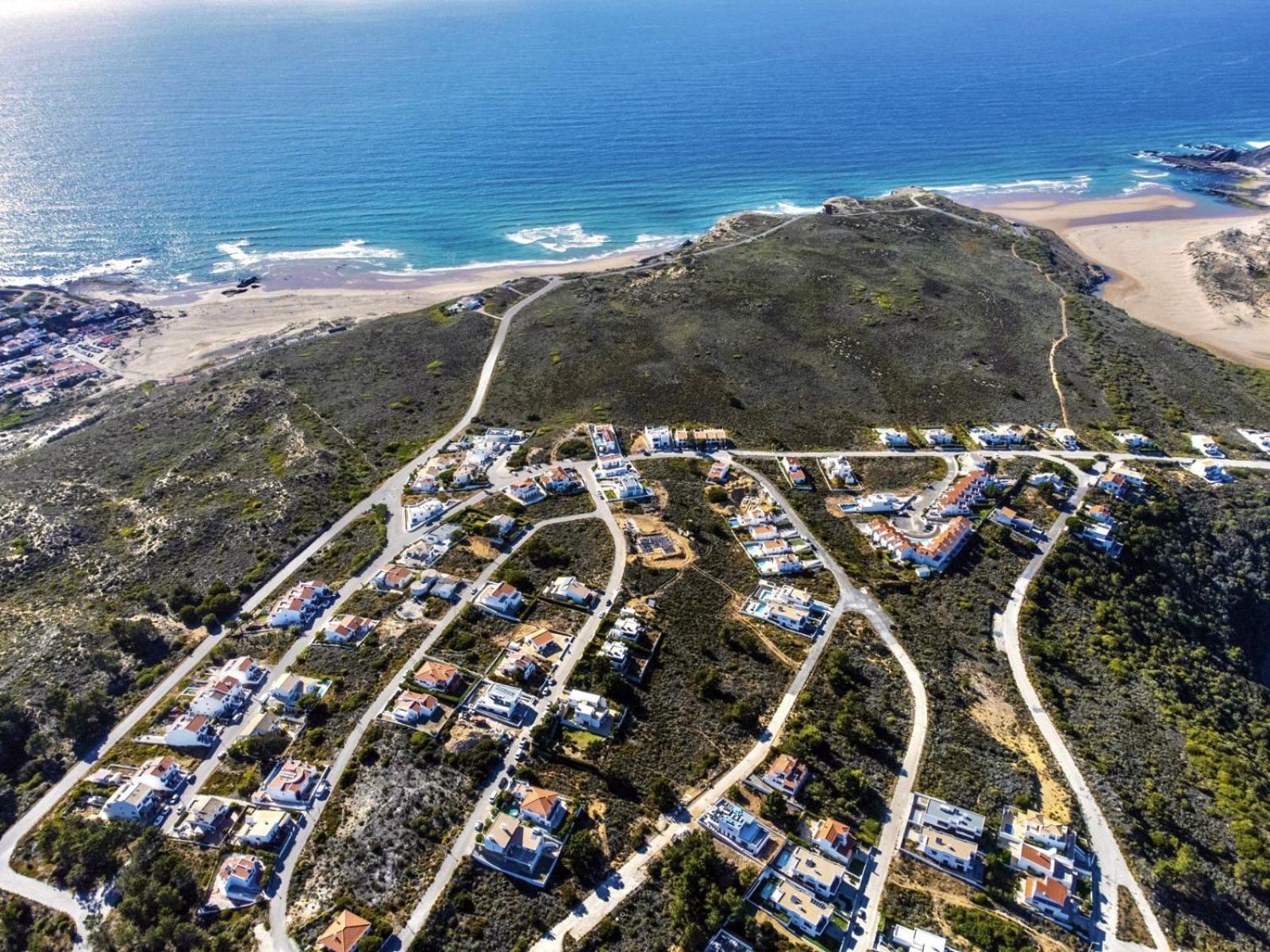 Beach House Clerigo - 2 Unique Apartments Алжезур Екстериор снимка